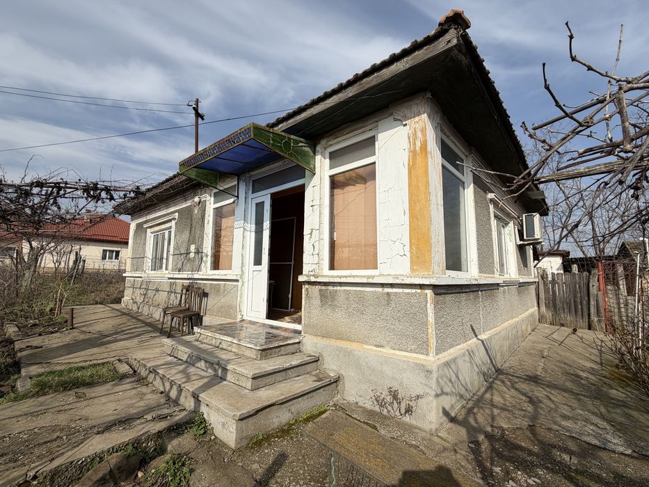 Casa de vanzare si teren 1609 m2