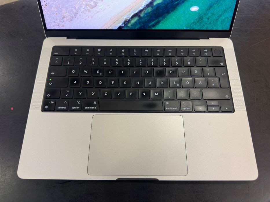 Apple MacBook Pro M1 Pro 14 (512GB SSD, 16GB) лаптоп