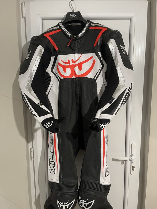 Мото Екип-Berik Race-Tech One Piece