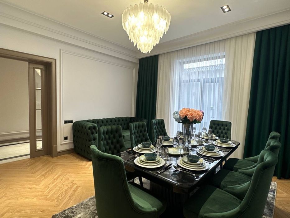 Сдаётся шикарный и новый коттедж с авторским ремонтом! Ор-р Никитина!