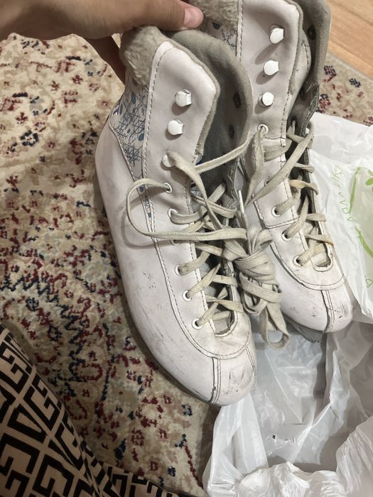 Коньки спортивные продам