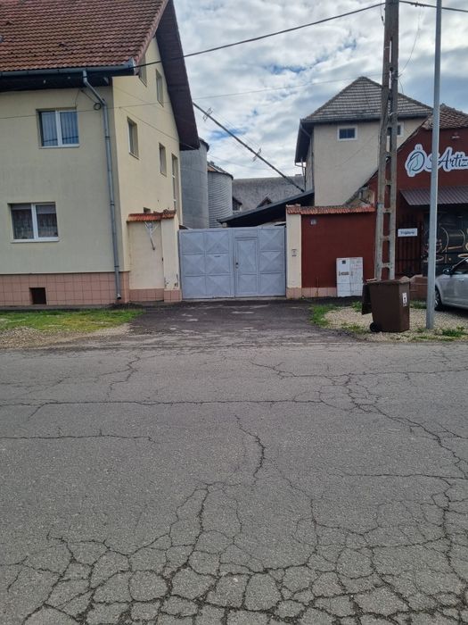 Închiriem spațiu pentru producție alimentară în centru - SÂNPETRU - Brașov