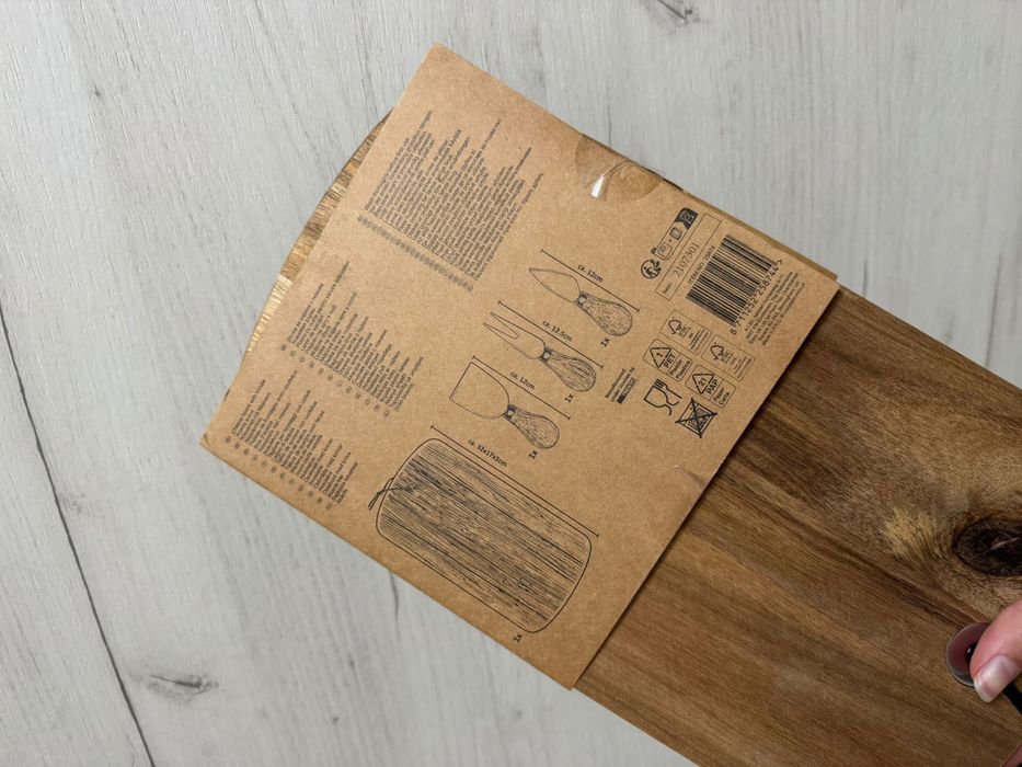 Set platou brânzeturi din lemn Alpina cu 3 cuțite – design elegant