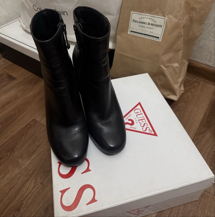 Осенние сапоги Guess