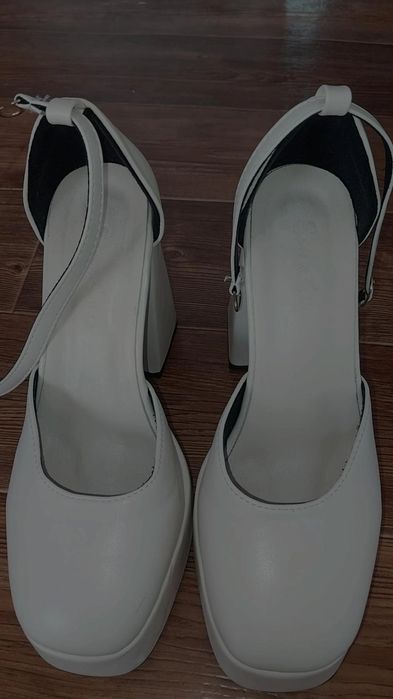 Туфли,нежно молочного цвета