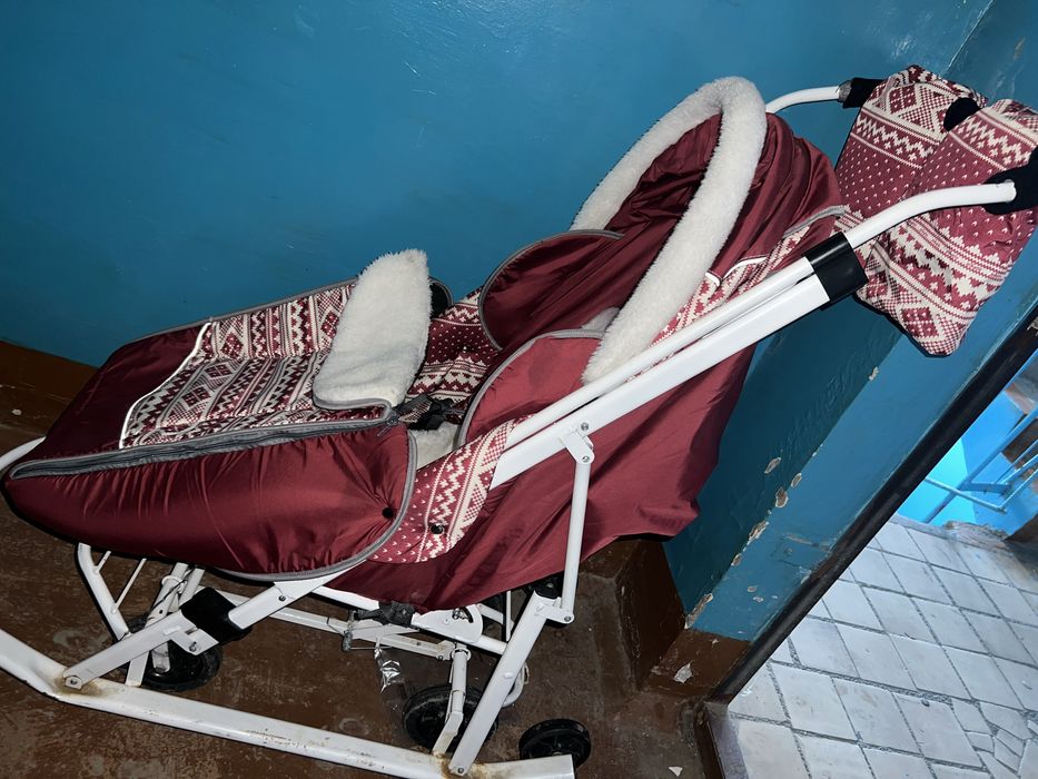 Продам десткие санки-коляску