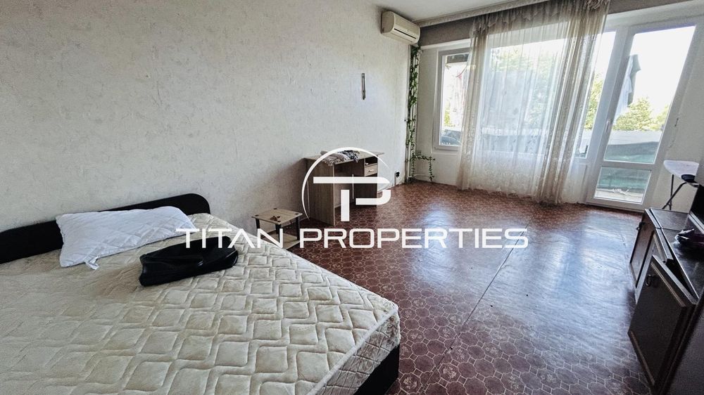 Дава се под наем Двустаен апартамент в Бургас, Изгрев - 70 кв.м за 306 € - Снимка #1