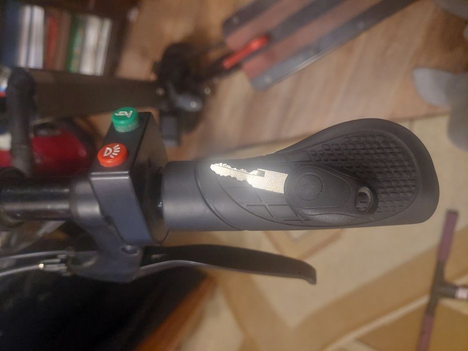 Продам электро самокат