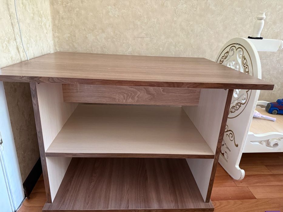 Журнальный столик