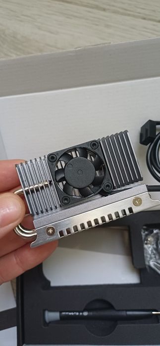 Radiator M.2 SSD cu ventilator pentru NVMe/SATA