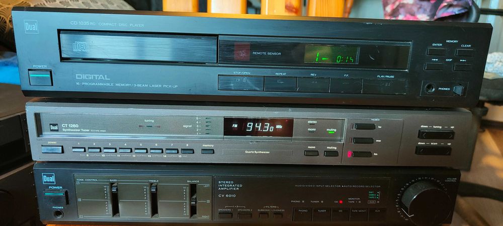 Сет Dual CV6010, усилвател, тунер и СД