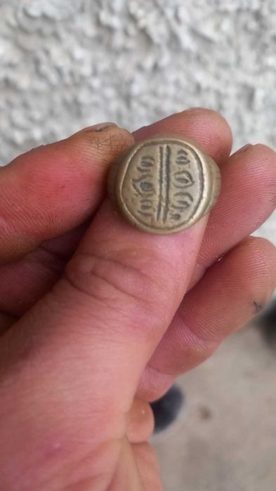 Стари работи нож и пръстен печат