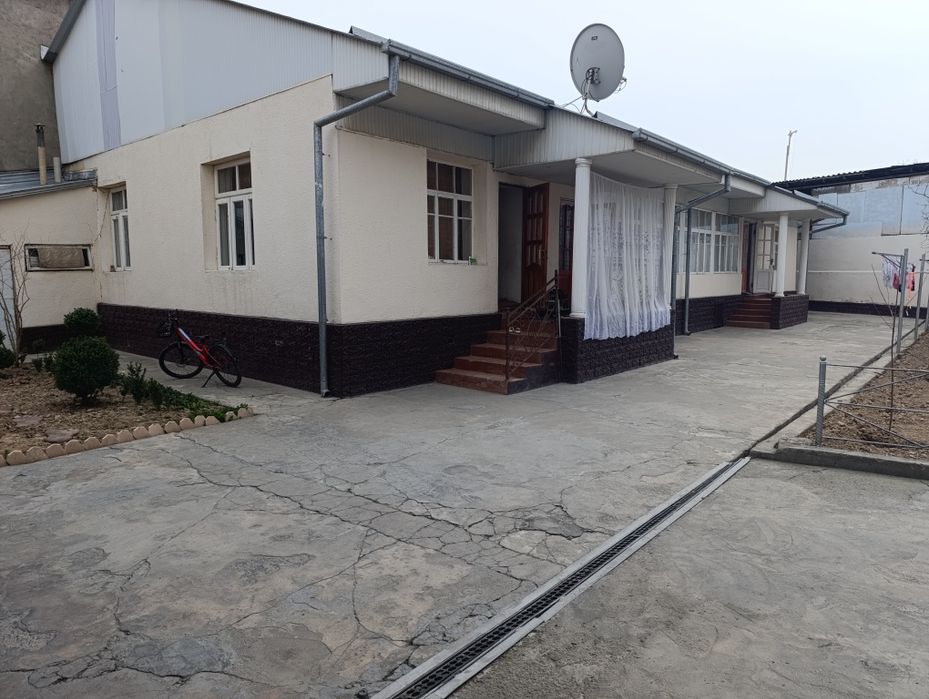 Uy sotiladi srochna LIMONARIYA