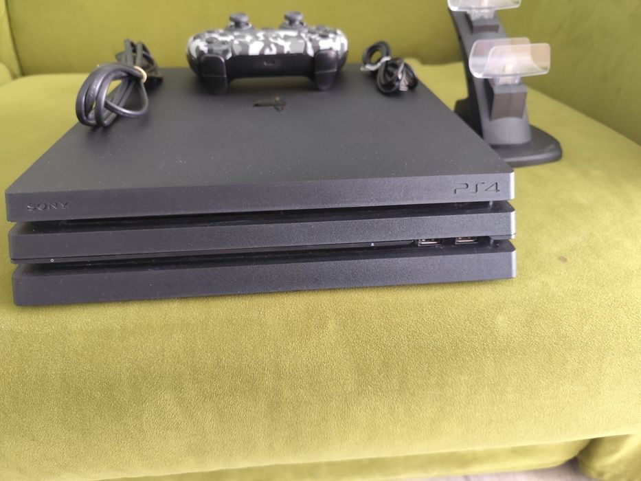 Плейстейшън 4 про
