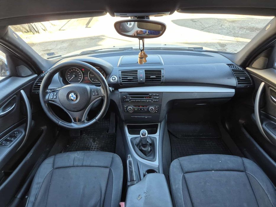 BMW E87 118D 143кс ксенон черен таван  ръчка НА ЧАСТИ!