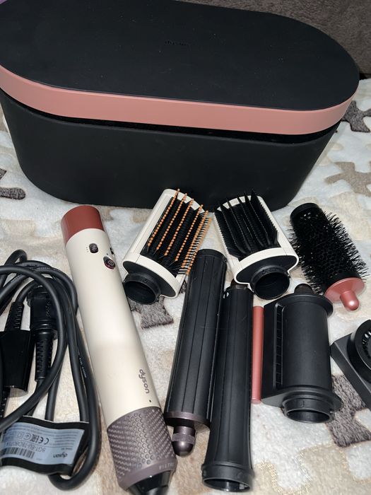 Дайсон б/у в хорошем состоянии.