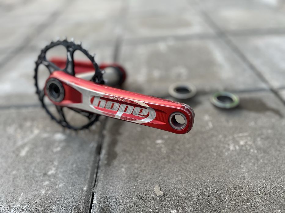 Курбели за колело hope red 83 mm