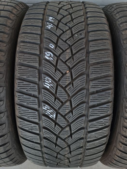 Зимни гуми 4 броя GOODYEAR UltraGrip 245 40 R19 дот 4319