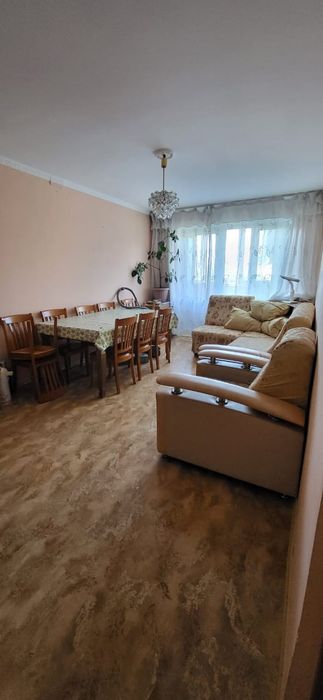 Стол большой со стульями
