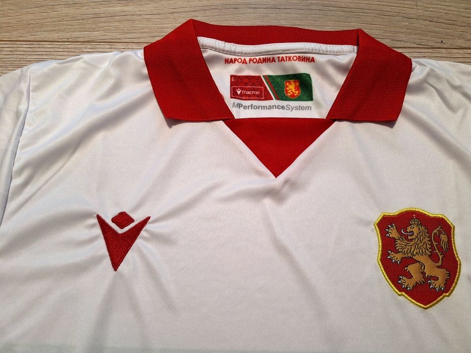 Футболна фланелка на България нов модел!!!