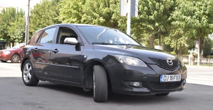 Mazda 3 2006. ..