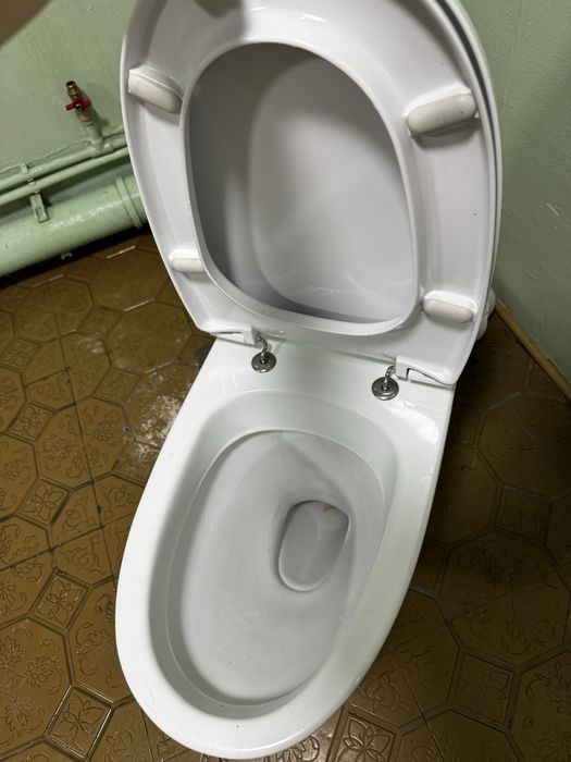 Унитаз в отличном состоянии