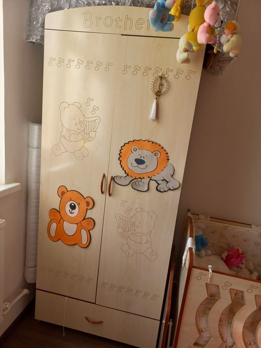 Bolalar mebeli sotiladi