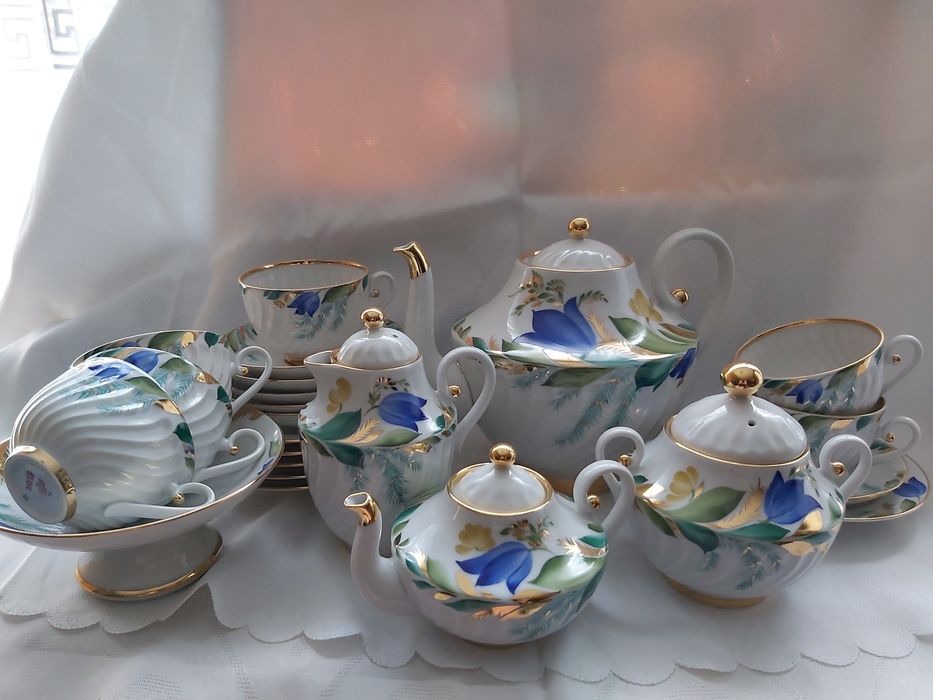 Сервиз костен порцелан ръчно рисуван