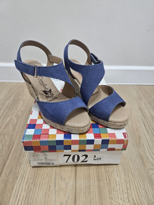 Продам босоножки