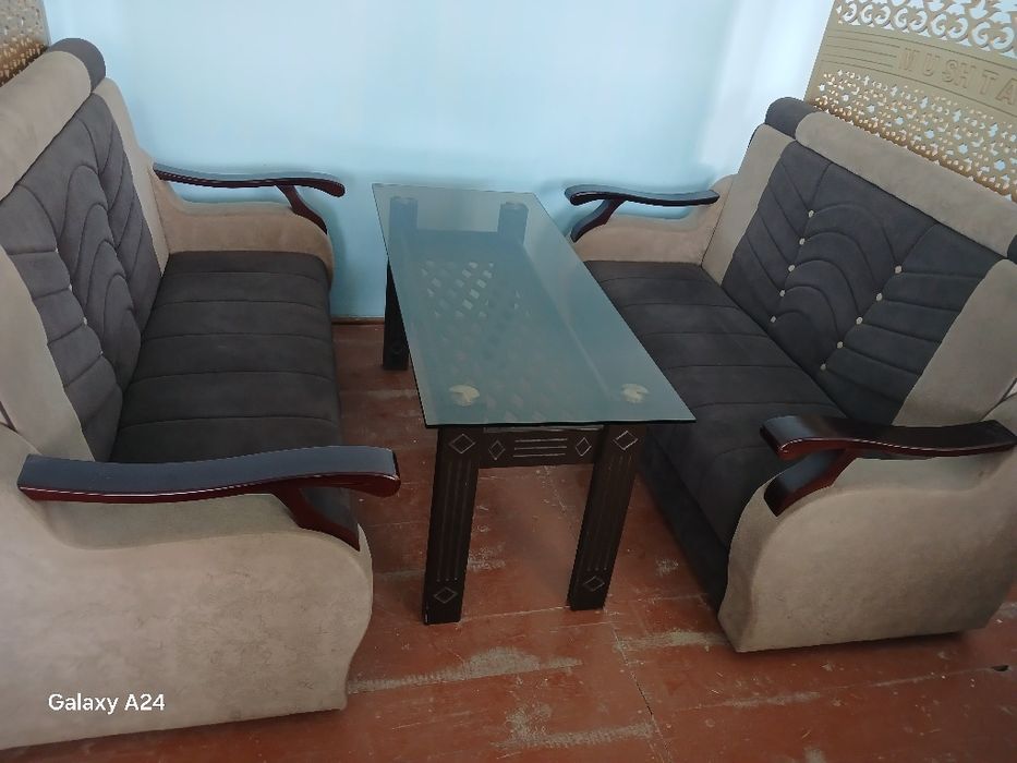 Yumshoq mebellar va stullari