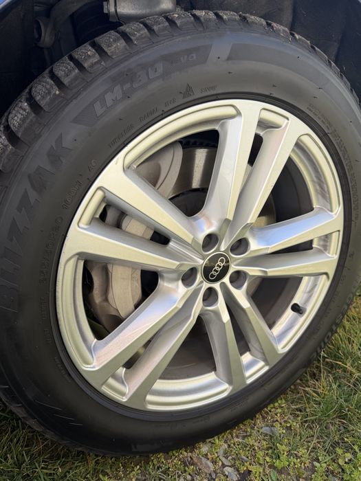 Оригинални джанти Audi в комплект с гуми Bridgestone