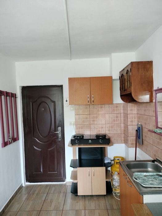 Ofer spre închiriere  garsoniera