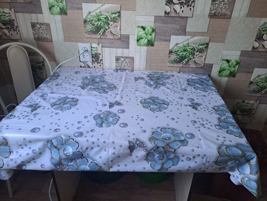 Стол кухонный продам