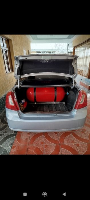 Продается автомобиль Lacetti 1.8