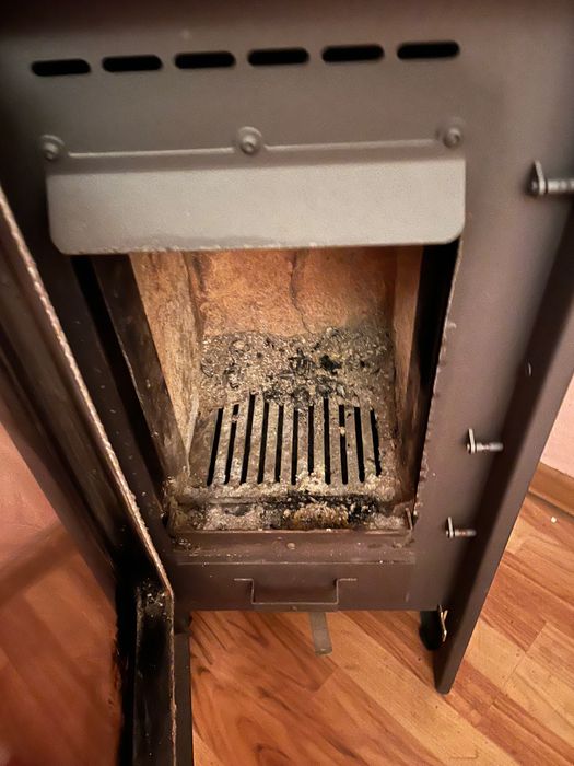 Șemineu pe brichete sau lemne Florian