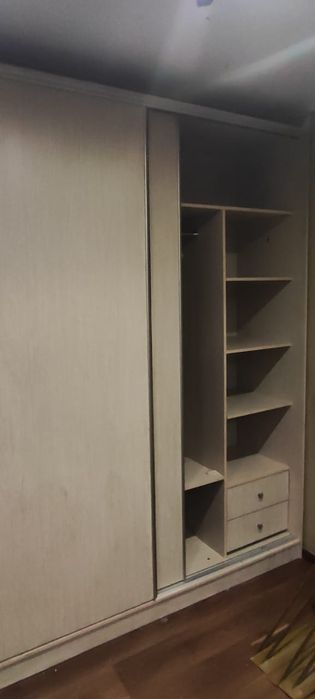 Шкаф-купе в хорошем состоянии