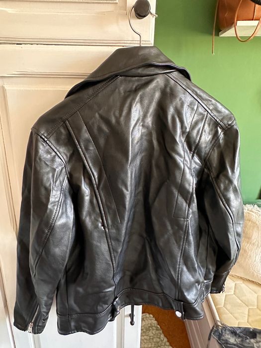 Ново кожено яке bershka