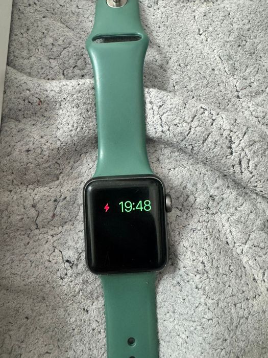 Apple watch 3 в хорошем состоянии