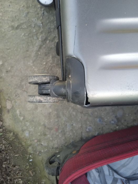 Чемодан . чемодан.