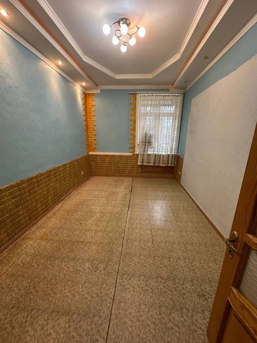 Урда, ул  Навои, 3/3/4, высокопотолочка