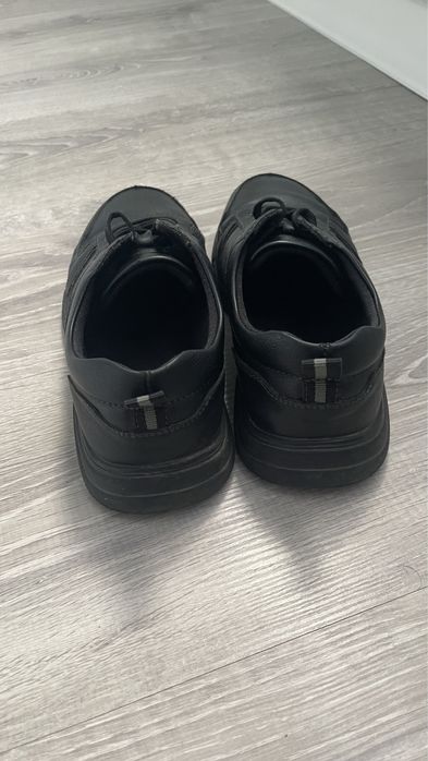 Школьная обувь 2000тг