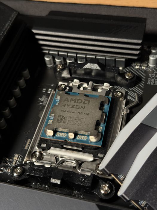 Игравой компьютер amd 9850x3d / RTX 5070 Ti