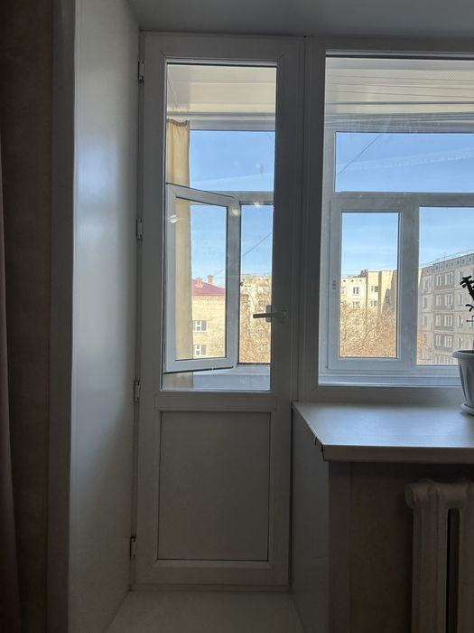 Окно с балконной дверью