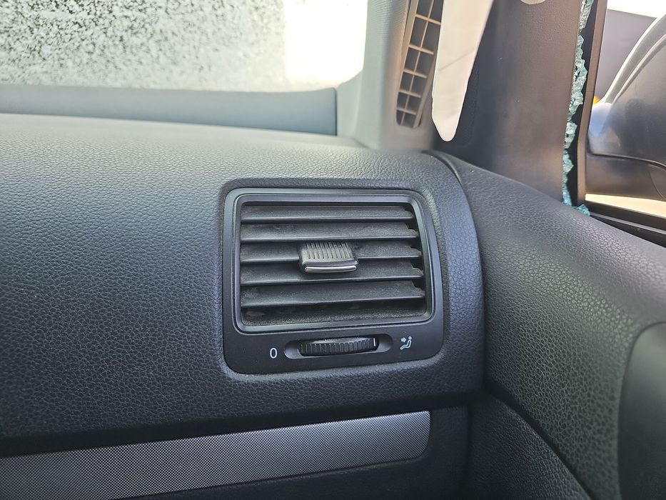 Grila aerisire dreapta Volkswagen Jetta 3  (1K2) [Fabr 2005-2010] OEM