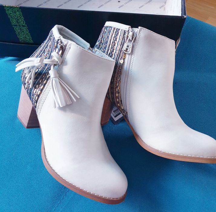 Испания, полностью кожа и замша!