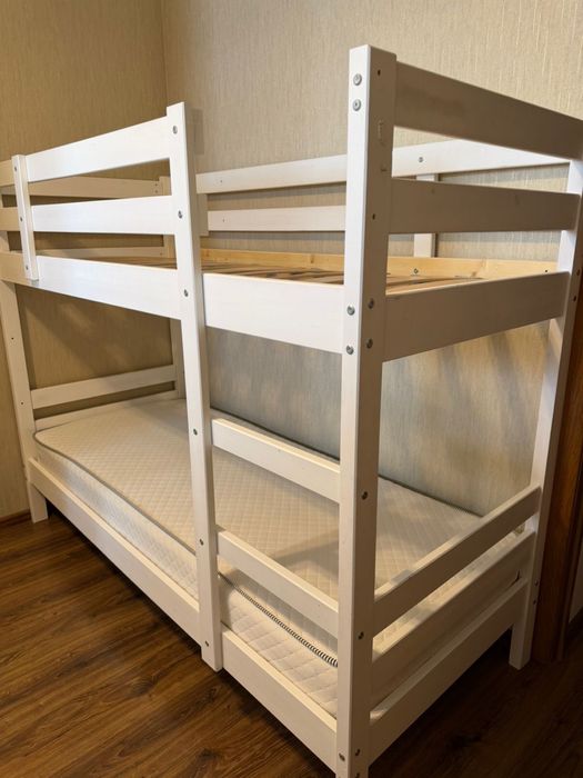 Двухъярусная кровать