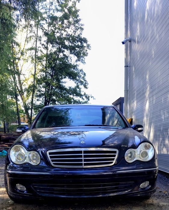 Mercedes Benz c320 CDI v6