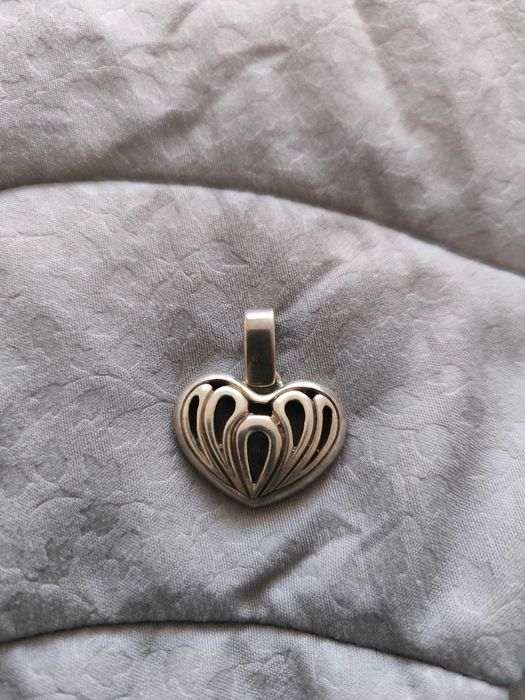 Сребърен медальон сърце