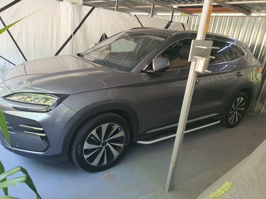 Оказываю Услуги Персональный Водитель на своём автомобиле BYD Чемпион.