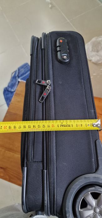 Чемодан не большой